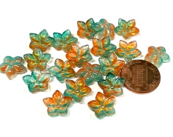 20 blau-orangefarbene Farbverlauf-Blumenperlen: Goldglitzer-Glasperlen (13 mm) (Nr. FLPB11-3015A)