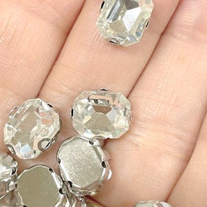 20pcs of Clear Rectangle Sew On Crystals Rhinestones with Stainless Steel setting 10mm Round( No.10-3080)
