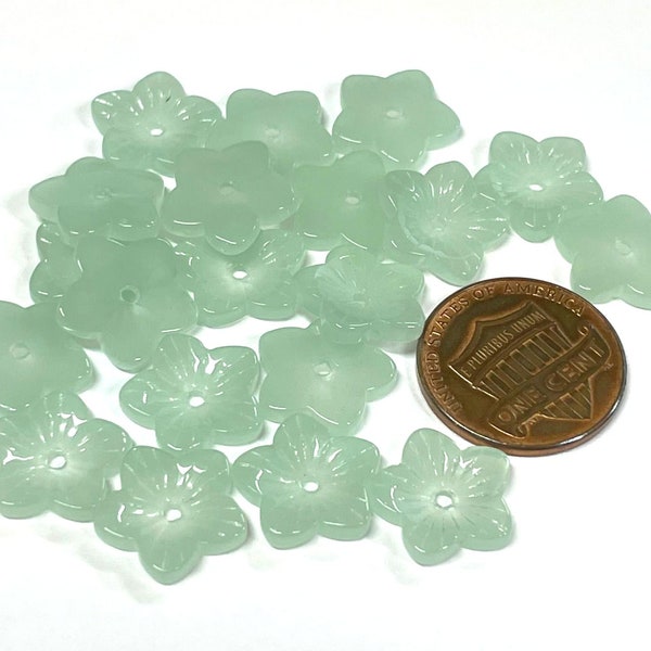 20pcs of Jade Green Flower Glass Beads 13mm(No.FLSM3-1600A)