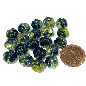 20pcs of Black Green Gradient Flower Glass Beads 10mm (No.FLDL15-1532)