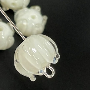 5pcs of White Lily of the Valley Flower Lampwork Beads 12mm (No.LN1-2188)