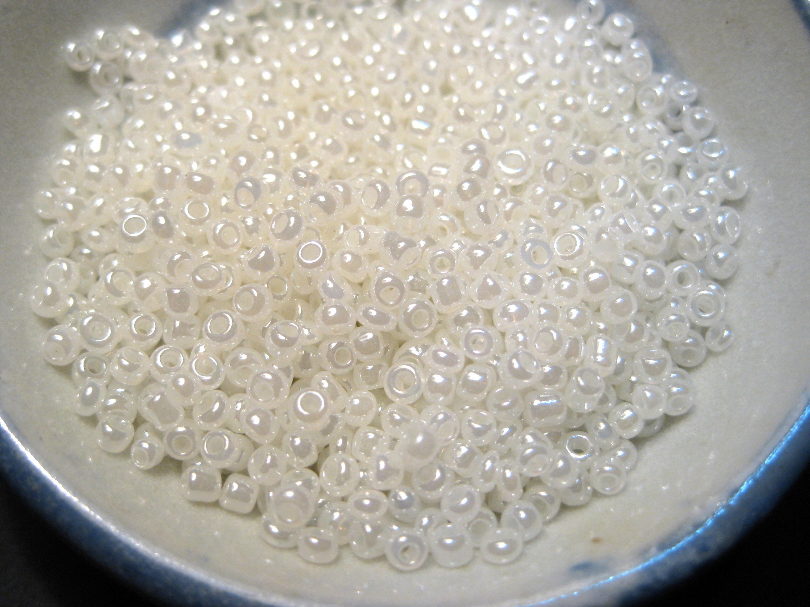 White Creamy Glass Seed Beads 11/0 (20 Grams)(No.Cm141-006)