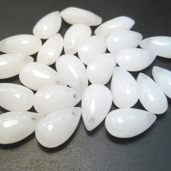 20pcs of Imitation Jade White Teardrop Beads 13mm(No.12-2064)