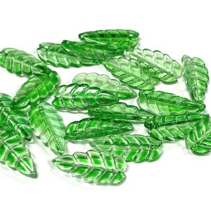 20pcs of Green Leaf Glass Beads 23mm(No.LFSH5-1220)