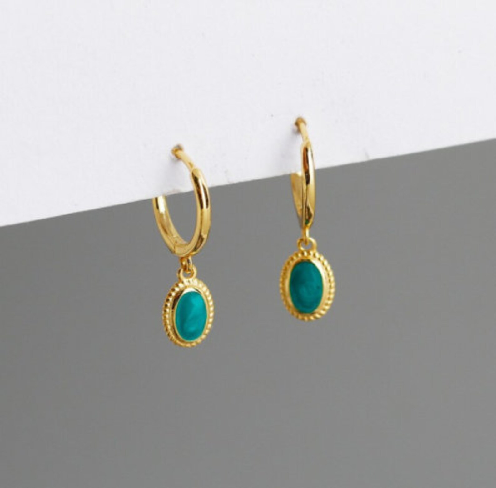 small plain silver hoop earrings