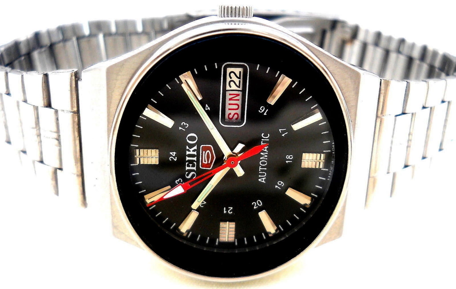 seiko 5 railway time
