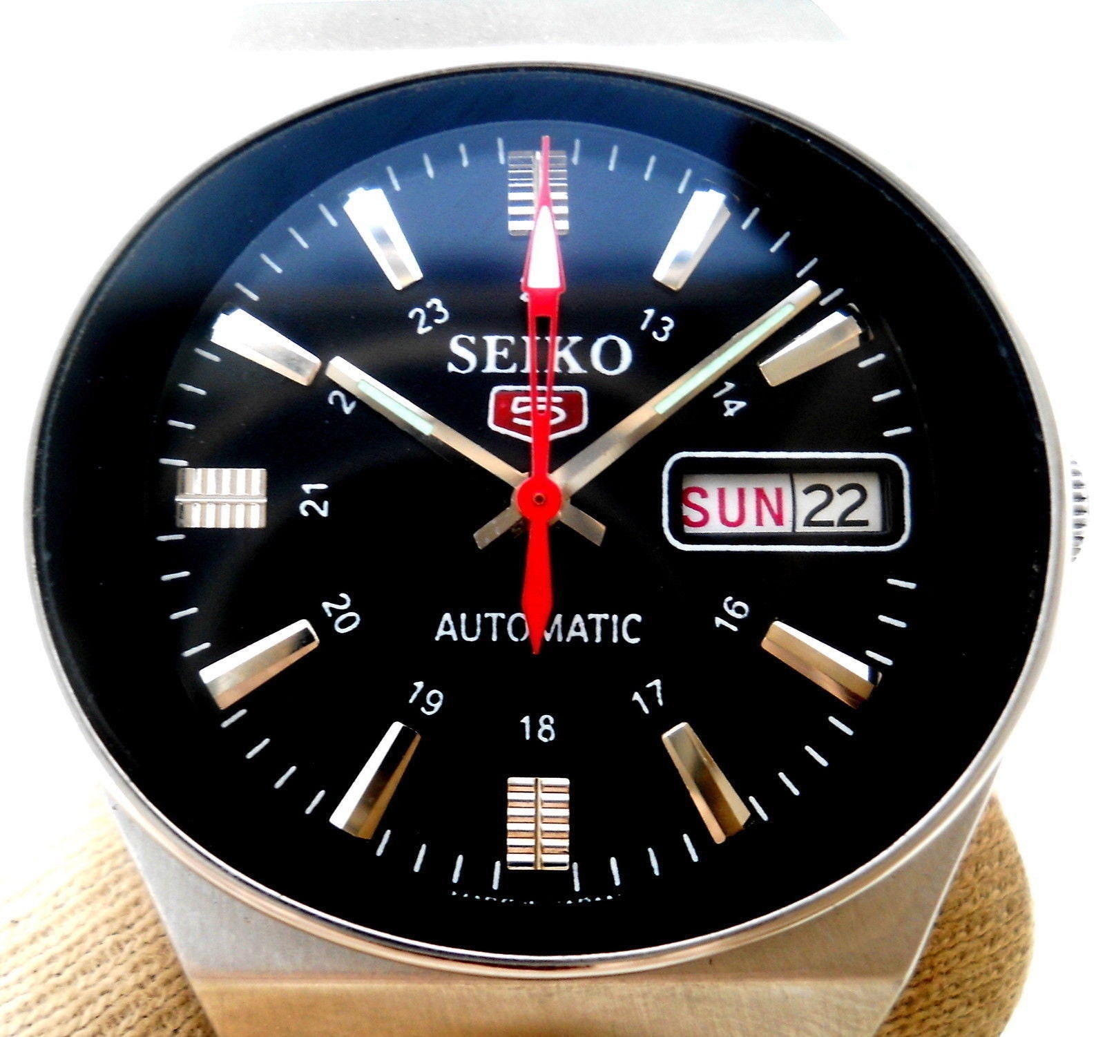 seiko 5 railway time