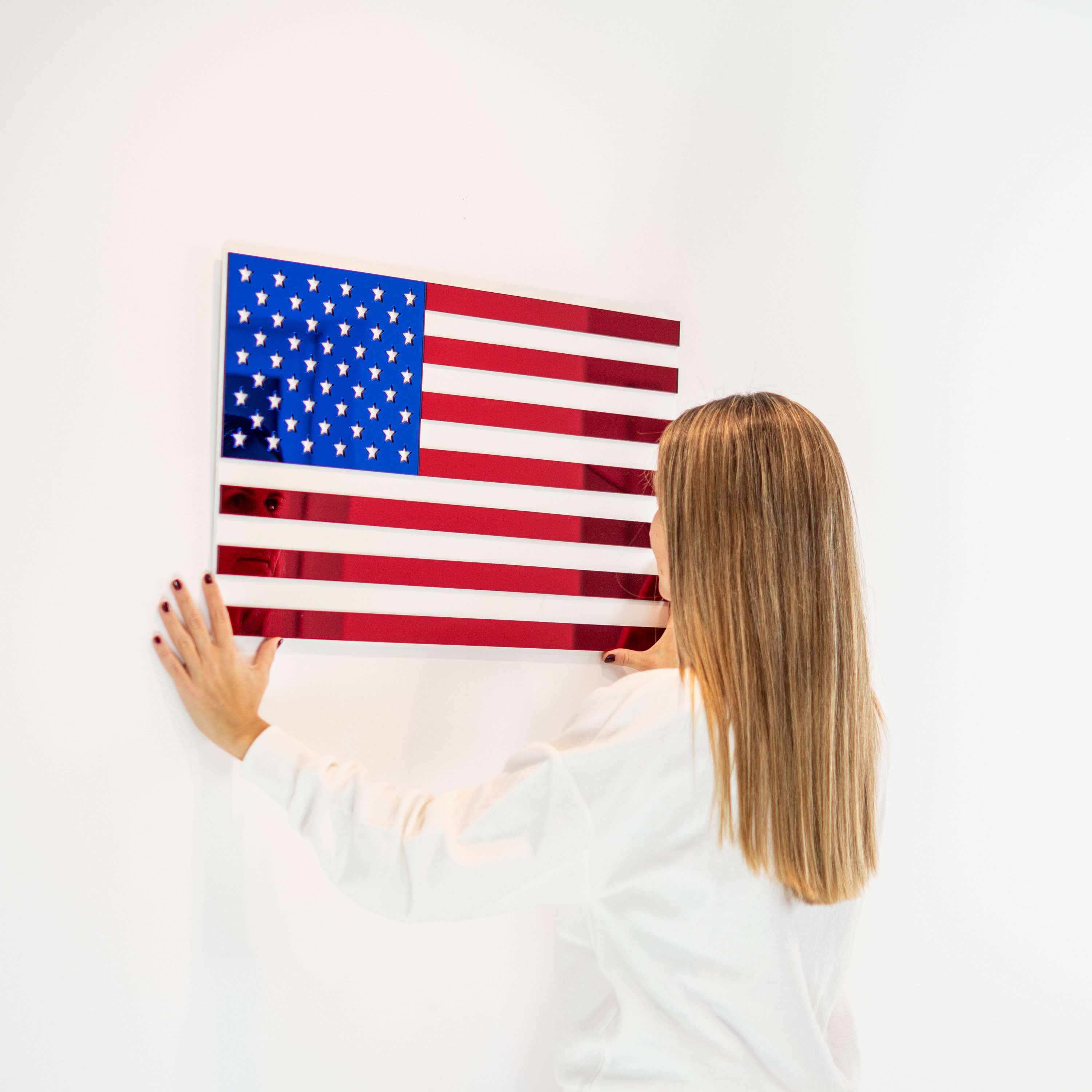 WTW アメリカ国旗デザイン 壁掛けミラー 約60cm x 80cm Acrylic American Flag Wall Mirror Decor, USA Flag Wall Decor