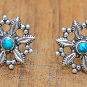 Türkis Ohrstecker In 925 Sterling Silber Schmuck, Blume Ohrstecker, Ohrstecker zierlich, Stein Ohrringe, echte Türkis Edelstein Ohrstecker