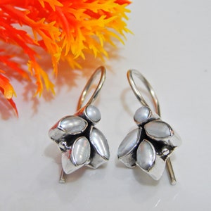 Fresh Water Pearl Earring Stud in 925 Sterling Silver, Minimalist Earring, Floral Earring Stud, Wedding Earring, Handmade Jewelry, Gift Item