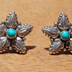 Türkis Ohrstecker In 925 Sterling Silber Schmuck, Blume Ohrstecker, Ohrstecker zierlich, Stein Ohrringe, echte Türkis Edelstein Ohrstecker