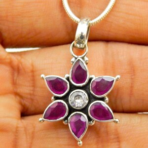 Robijnrode zirkoonhanger met bloemen: 925 sterlingzilveren slangenketting