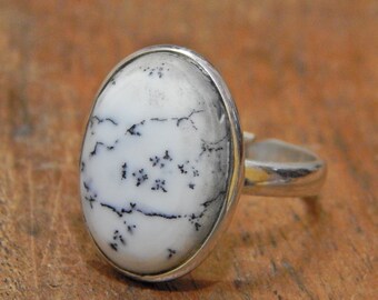 Anillo de cabujón de ópalo blanco: anillo ajustable de plata de ley 925 con piedras preciosas