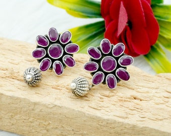 Puces d'oreilles fleurs en rubis faites main : argent sterling 925
