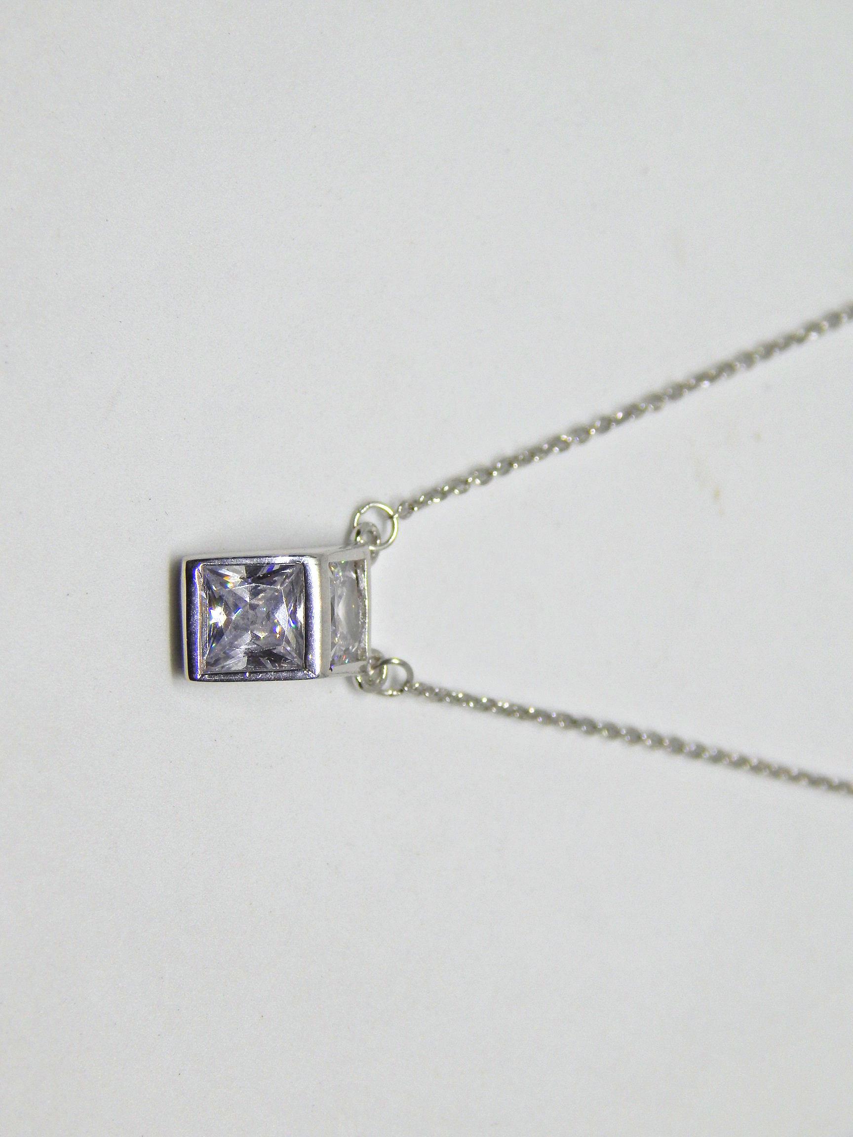 Michooyel S925 Collana con ciondolo smeraldo creato in laboratorio da 1,2 ct per donna Collana con pietra portafortuna solitaria in argento sterling