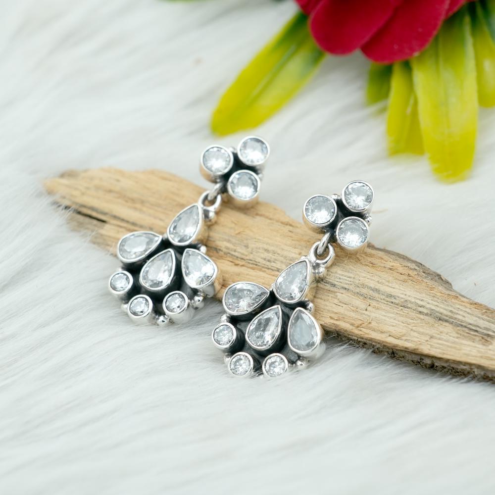 【ほぅ】＊SALE＊彫刻ドロップシェル大粒イヤリング スターリングシルバーのジルコンドロップイヤリング：手作り