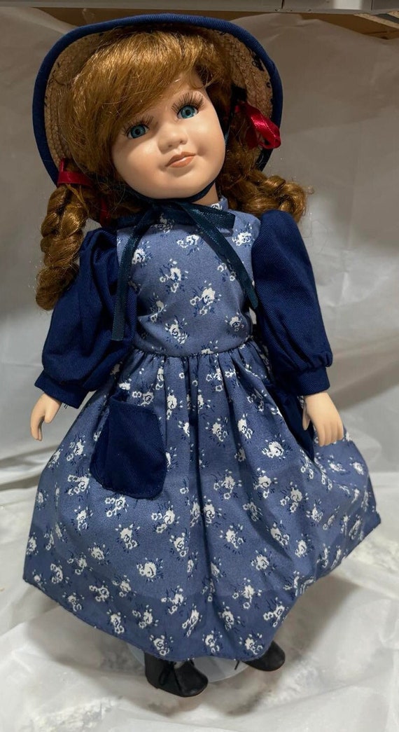 doll with red hair and blue dress Vintage White Porcelain in Straw Hat Hand-Made Flower Doll clothes sized perfectly size:50 High-Neck Floor-Length Lace Wedding