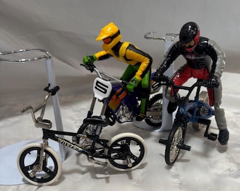 Vintage 2000er Jahre BMX Fahrrad & Stunt Motor Bikes mit Reitern - Lot von 3