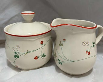 Sucrier et pichet vintage Chine Collection « Strawberry Time » époque Chine