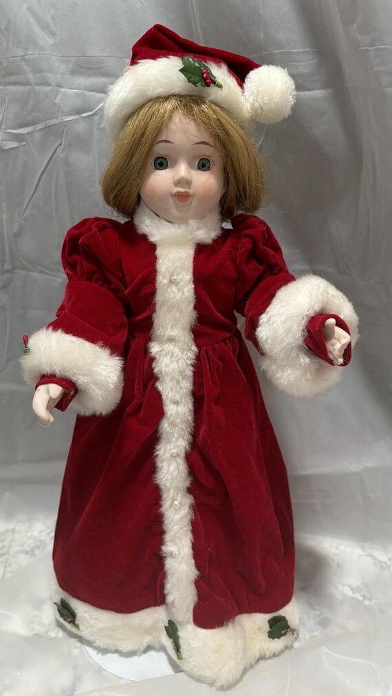 Vintage White House of Lloyd 1989 Christmas Around the World