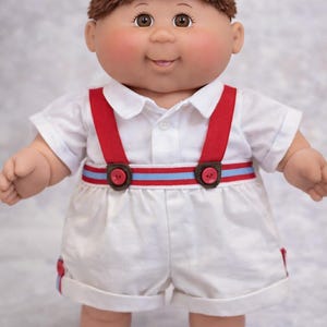Ropa vintage de Cabbage Patch Kid: mono de niño con tirantes rojos