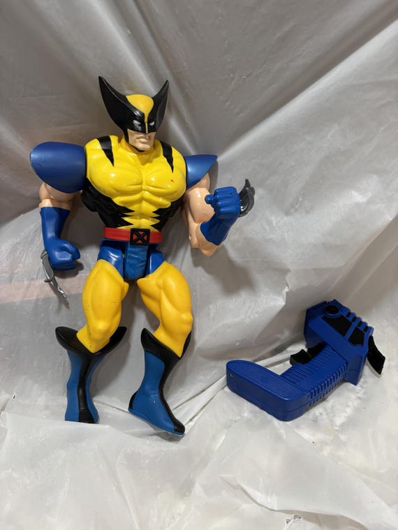 Vintage 1996 Wolverine Toy Biz X-men Marvel Collectible Action
