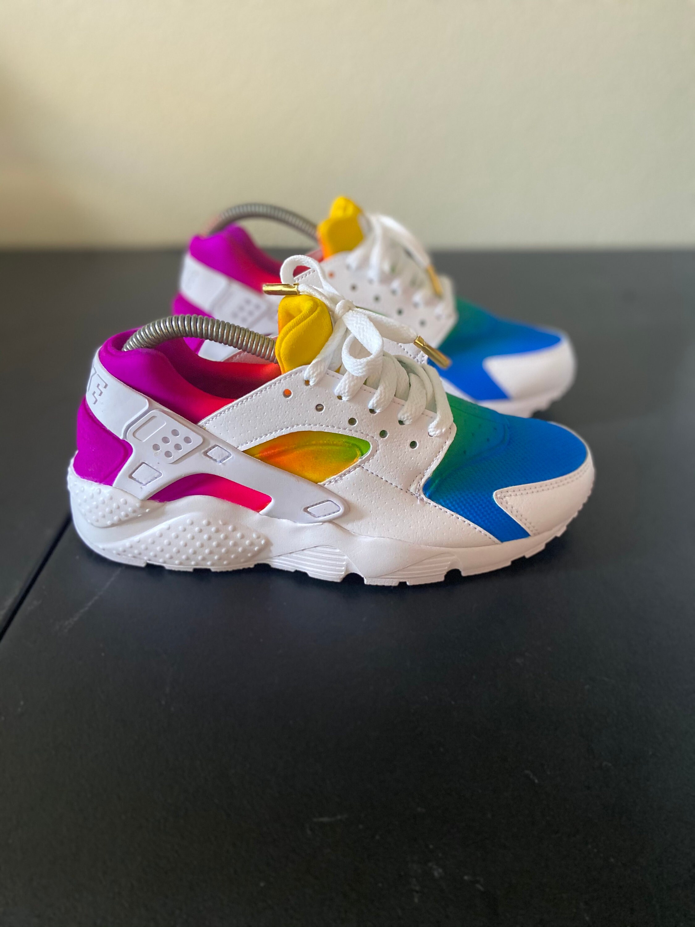 CUSTOM SNEAKER(NIKE HUARACHE)LOUIE SUPREME RAINBOW FADE 