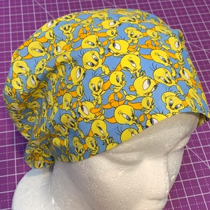 Tweety! Scrub Cap: European Style Adjustable Toggle, Tweet Bird inspired bild 4