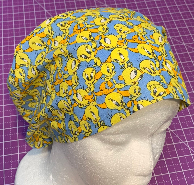 Tweety! Scrub Cap: European Style Adjustable Toggle, Tweet Bird inspired bild 4