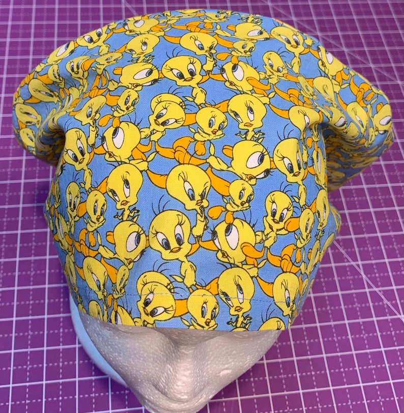 Tweety! Scrub Cap: European Style Adjustable Toggle, Tweet Bird inspired bild 3