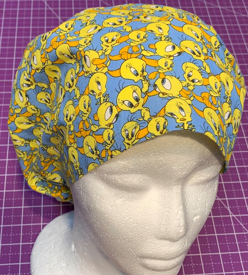 Tweety! Scrub Cap: European Style Adjustable Toggle, Tweet Bird inspired bild 10