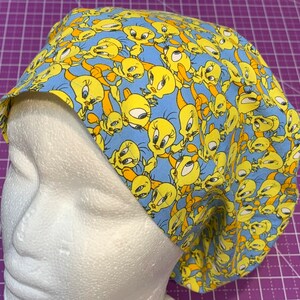 Tweety! Scrub Cap: European Style Adjustable Toggle, Tweet Bird inspired bild 9
