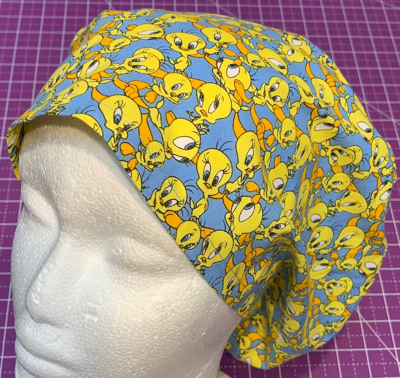 Tweety! Scrub Cap: European Style Adjustable Toggle, Tweet Bird inspired bild 9