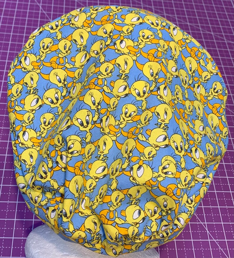 Tweety! Scrub Cap: European Style Adjustable Toggle, Tweet Bird inspired bild 8