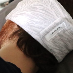 Calm Wrap Unisex Schlafmaske, Verdunkelnde Augenmaske, Klettverschluss am Rücken Bild 3
