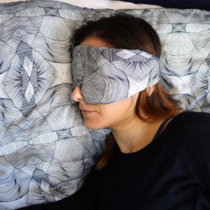 Reversible Illusion Bambus Seide Schlafmaske, Verstellbar, Unisex