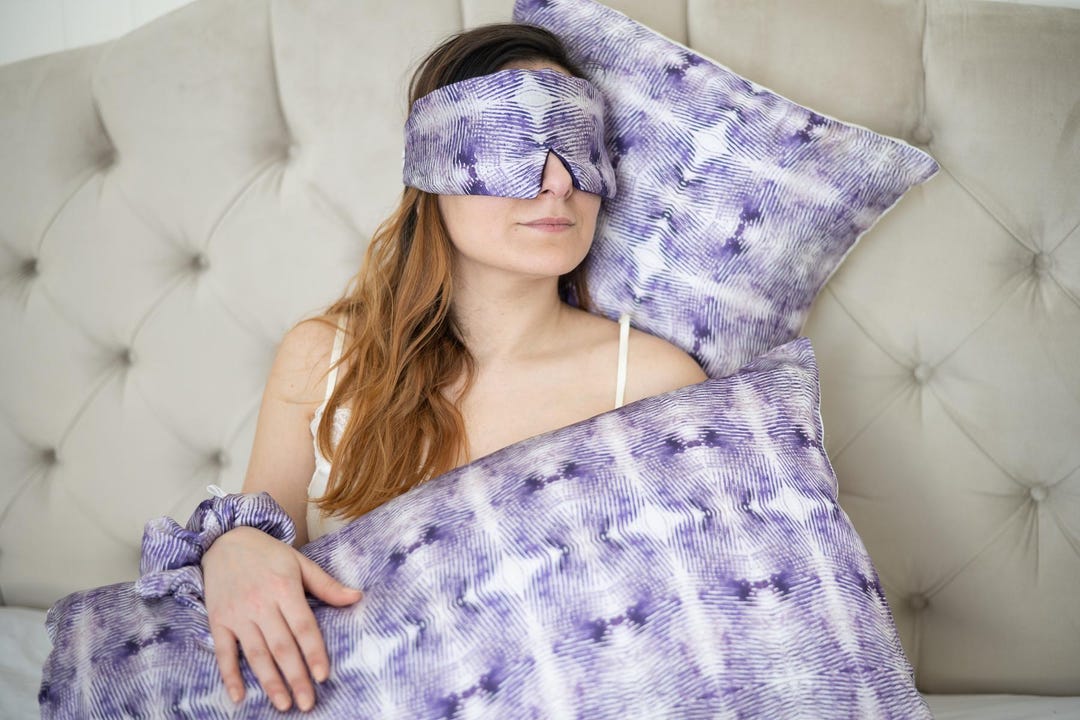 Reversible Reflection Bamboo Silk Sleep Mask, Unisex, Adjustable Back ...