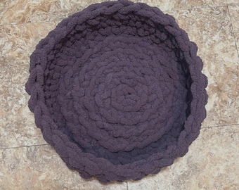 Handmade Chenille Cat Bed – Chunky Yarn Pet Bed – Plush Mat