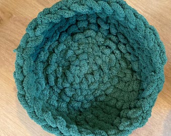 Handmade Chenille Cat Bed – Chunky Yarn Pet Bed – Plush Mat