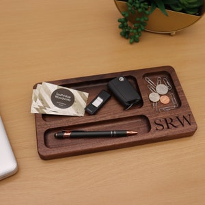 Personalized Black Walnut Valet Tray with Initials for Every Day Carry Items, Coins, Keys and Glasses, Men&#39;s Gift