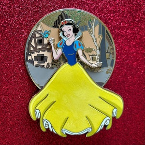 Snow White Big Skirt Fantasy Pin