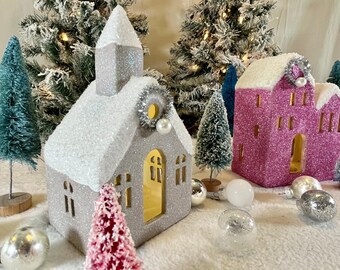 Kitschig | Süsses Mid-Century Putz Haus | Keramik Weihnachtsdorf | Weihnachtshäuschen | Vintage Glitzer-Haus | Handarbeit | Flieder | Highland-Park