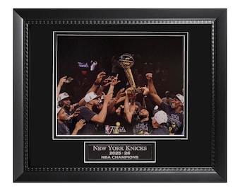 Fotografía sin firmar de la celebración del campeonato de los New York Knicks, enmarcada a 11x14 pulgadas.