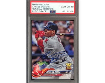 Rafael Devers On Card Autographed 2018 Topps RC Rookie PSA 10 Auto Grade