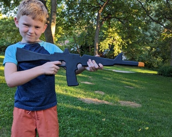 Mini Holzspielzeug Gewehr (3/4 Größe, basierend auf einer AR15), handgefertigt in den USA