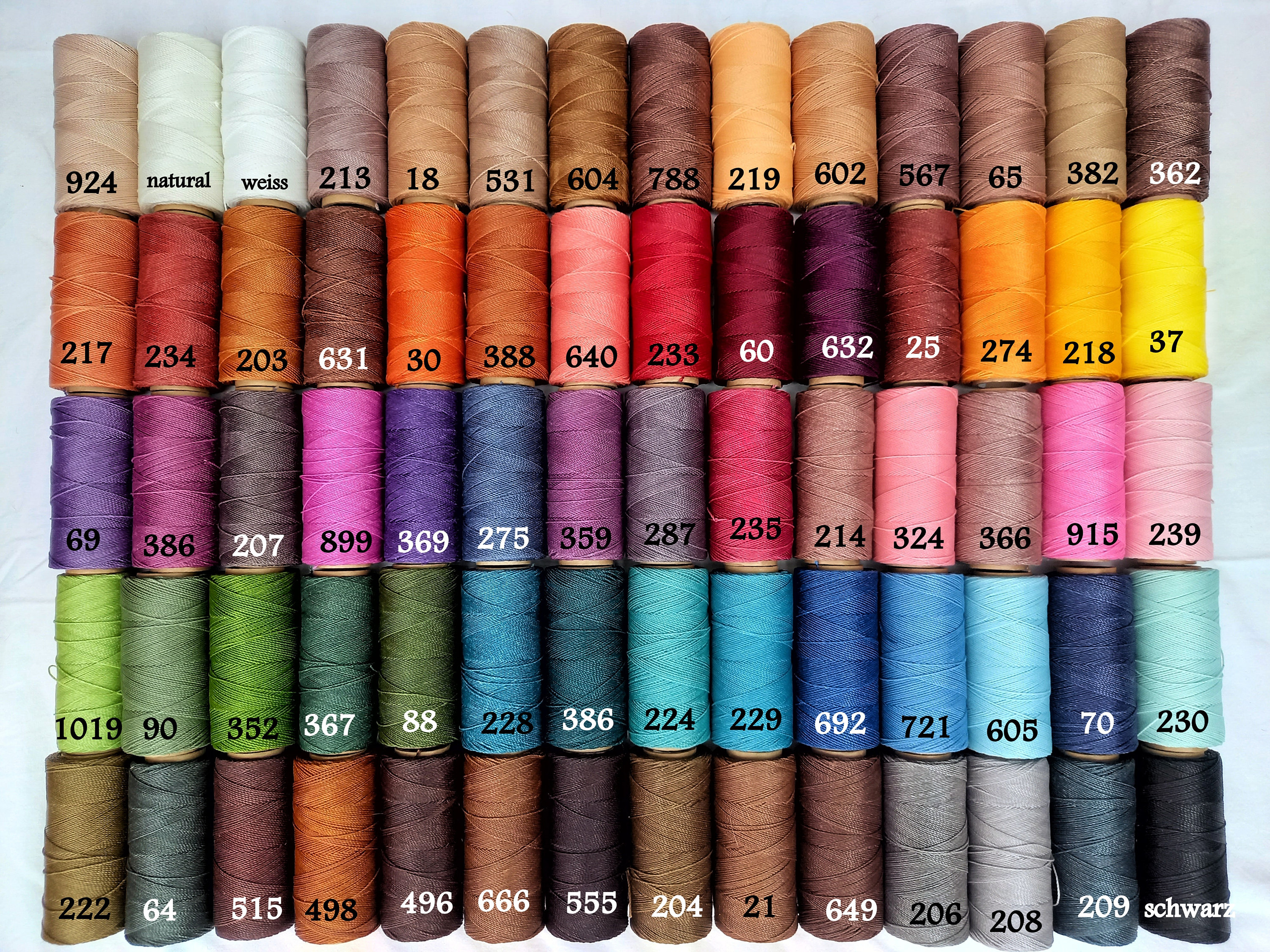 Linhasita Fil ciré 30 couleurs 20 m par couleur 600 m Linhasita Fil ciré 30 couleurs 20 m par couleur 600 m