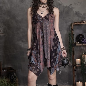 Vestido ROMWE estilo gótico bohemio con estampado floral y patchwork, asimétrico, talla L (US8/10 / EUR40/42)