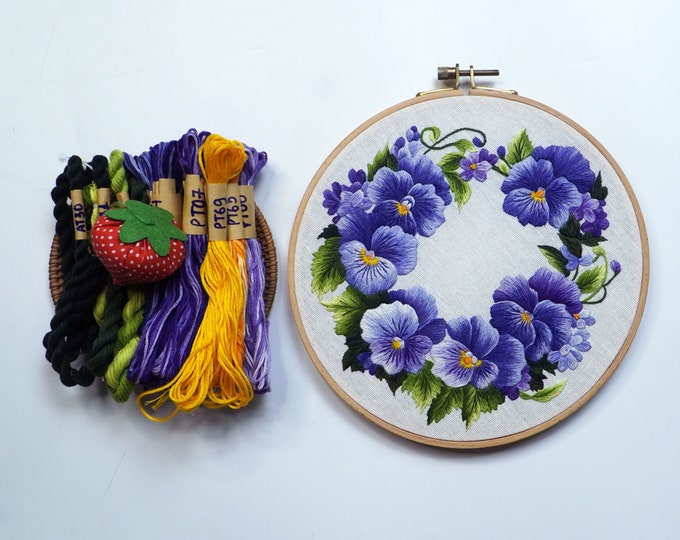 KIT222 Easy Embroidery Kit, Pansy wreath design by ThuongEmbroidery, Plus 30% embroidery thread