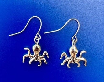 Octopus Silver-Colored Dangle Earrings / Sea Creatures Ocean Life Silver Charm Fun Nature Outdoorsy Squid Jewelry