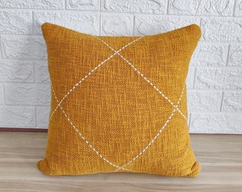 マスタードイエロー ハンドマシンカンタ刺繍装飾クッションカバー 16x16、18x18、20x20、22x22 100% コットン テクスチャード ボヘミアン 枕カバー